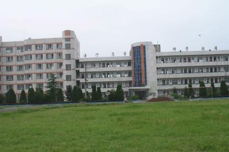 合肥长丰轨道交通学校